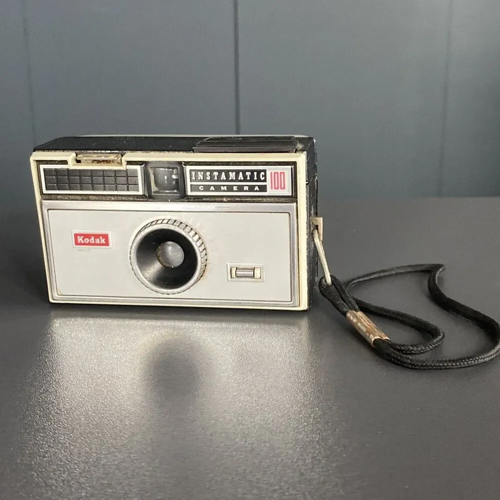 Vintage Kodak Instamatic 100 Camera Retro Film Photography Gift USA Made Display